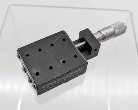 R401 Deltron Ball Slide Positioning Stage Micrometer Driven 0.5 Inch Travel 40lb