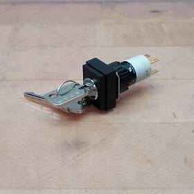 51-195.022d Eao Actuator 24mm X 18mm Front Dimension 250vac 5a - Used 51-195.022d Eao Actuator 24mm X 18mm Front Dimension 250vac 5a - Used