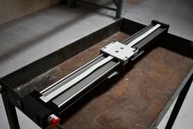 Zlw-21123028a Igus 3307656-1-2 Linear Actuator Slide Single Rail Belt Drive Carr Zlw-21123028a Igus 3307656-1-2 Linear Actuator Slide Single Rail Belt Drive Carr