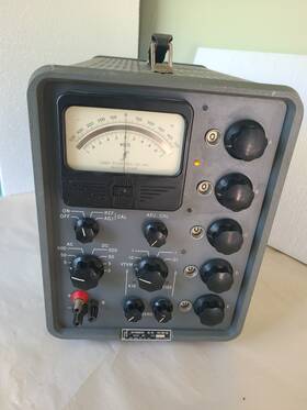 Jonh Fluke Mfg 803/s John Differential Ac/dc Voltmeter Powers Up As Is Untested