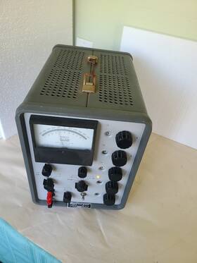 803b Jonh Fluke Mfg John Differential Ac/dc Voltmeter Powers Up As Is Untested