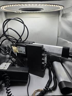1.39.000.108.30 Linear Okin Actuator System Actuators Untested For Parts