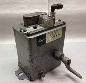 25d-502-c9l Manzel Force Feed Lubricator 25d-502-c9l Manzel Force Feed Lubricator