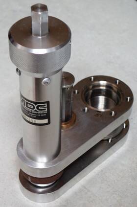 Lmt-152 Mdc Linear Motion Inch Z Stage 2 Travel 2.75 Conflat Cf Flanges