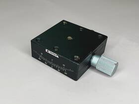 Goh-65a100uu Optosigma 1-axis Brass Goniometer 65 Mm Stage 15 Range Goh-65a100uu Optosigma 1-axis Brass Goniometer 65 Mm Stage 15 Range