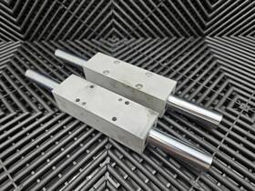 R0658x20xx Rexroth Lot Of 2 Series Linear Motion Bearing With 11 Inch Shaft