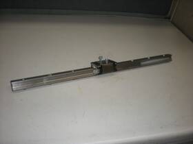 R166689420787 Rexroth Runner Block On An 18-1/2 Inch Long Solid Rail With Bolts