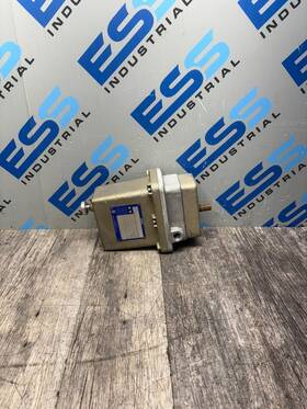 Sm-1020-d-1-.7 Rotork Process Controls Sm-1020-d-1-.7/350-90 Actuator X040 120/240v 50-60hz