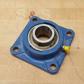 Yat-208-108 Skf 4-bolt Flange Bearing 1-1/2 Inch Bore - Used Yat-208-108 Skf 4-bolt Flange Bearing 1-1/2 Inch Bore - Used
