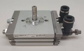 Crq2bs15-90 Smc Used Compact Rotary Actuator Crq2bs15-90 Smc Used Compact Rotary Actuator