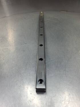 Uhc07709-gk Thk Linear Guide Rail 23.5 Inch 6c-26