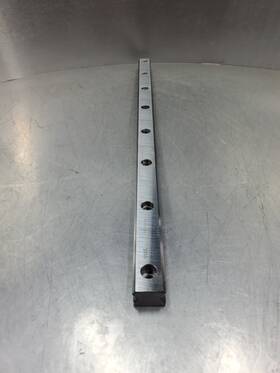 Uhf02b19-gk Thk Linear Rail 23.5 Inch 6c-26