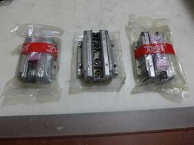 Whe53880-gk Thk Whe3880-gk Linear Bearing Block Lot Of 3 Free Shipping L95