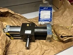 Phd R13R 4 090 -d -a Air Oil Tandem Rotary Actuator Rotation 0.890" Shaft. Fixed Price $200.00.