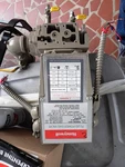 Honeywell V4055A 1031 Fluid Power Gas Valve 110 120 Volts Used. Fixed Price $175.00.
